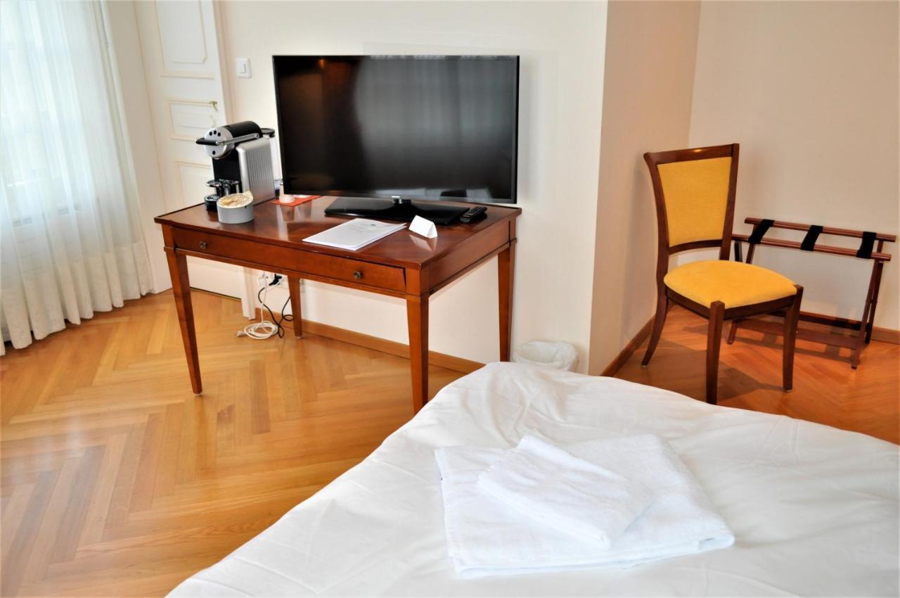 Domaine De Mont-Renaud Hotel Boncourt Buitenkant foto