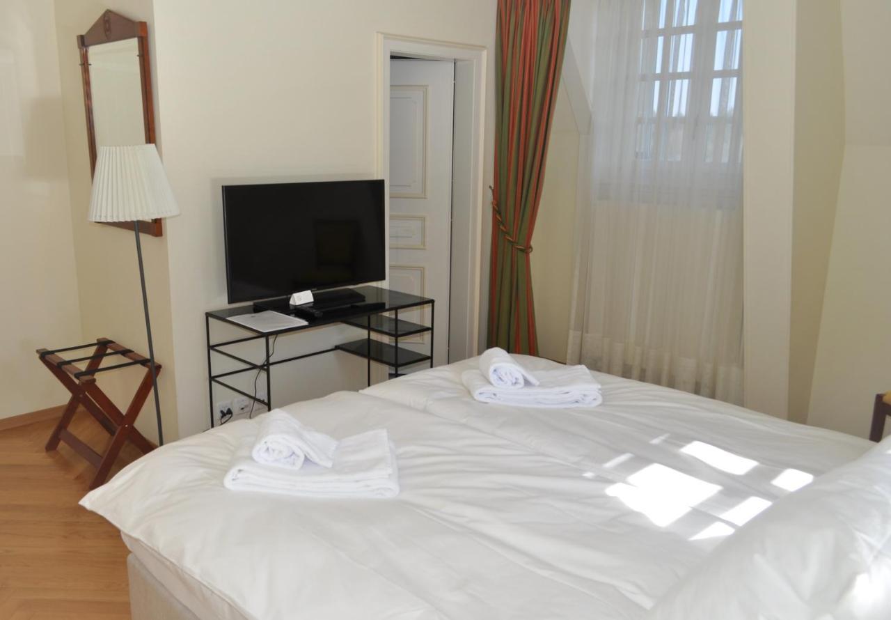 Domaine De Mont-Renaud Hotel Boncourt Buitenkant foto